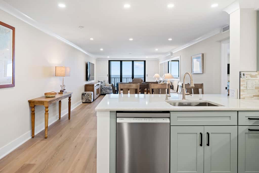 Luxury Direct Oceanfront 3BR Panoramic Ocean Views