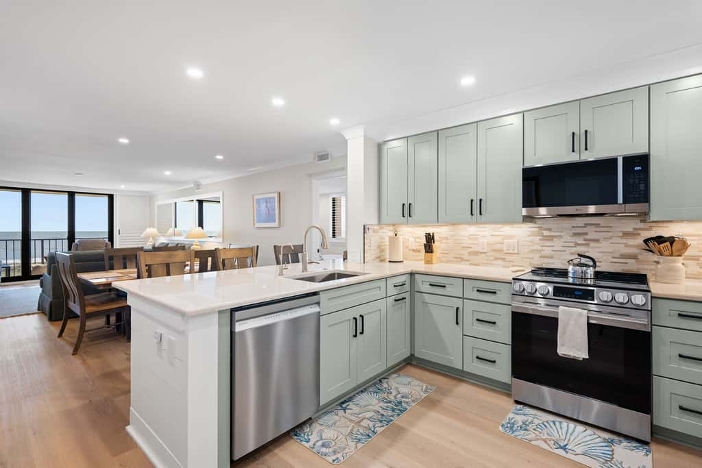 Luxury Direct Oceanfront 3BR Panoramic Ocean Views