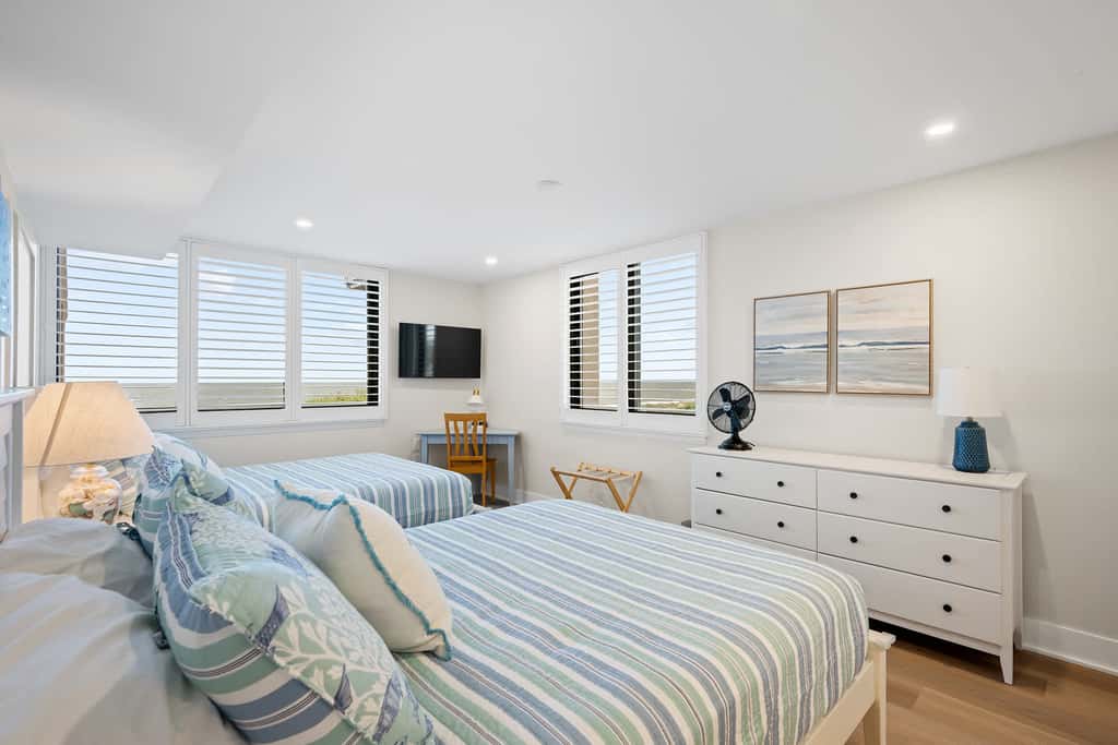 Luxury Direct Oceanfront 3BR Panoramic Ocean Views