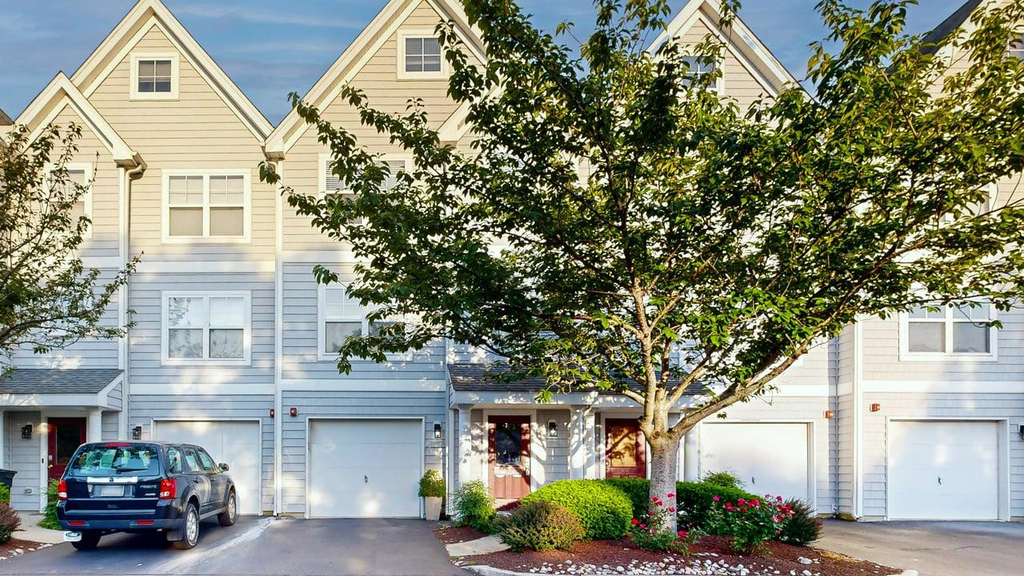 Canal Landing townhouse with community pool