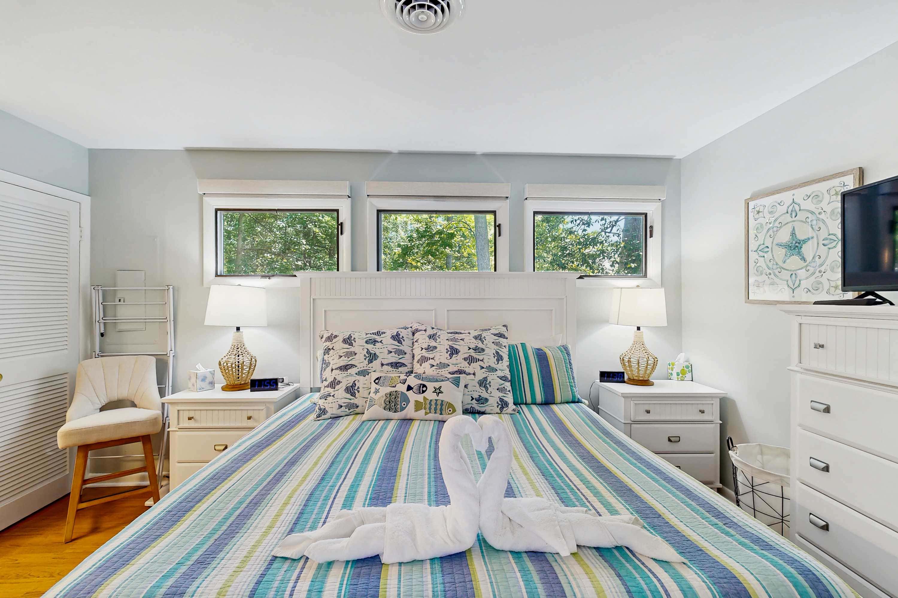 Sea Colony 1st floor condo with pools, tennis