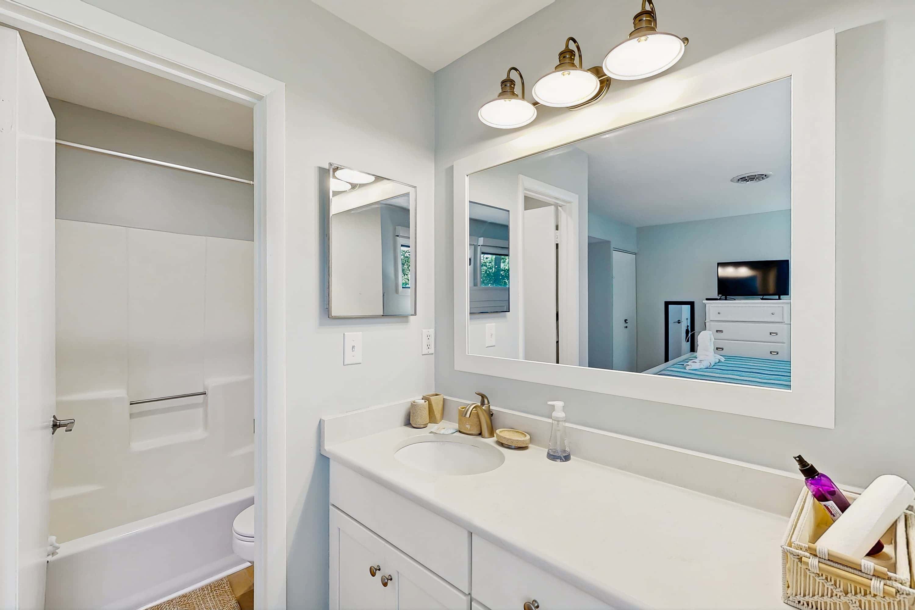 Sea Colony 1st floor condo with pools, tennis