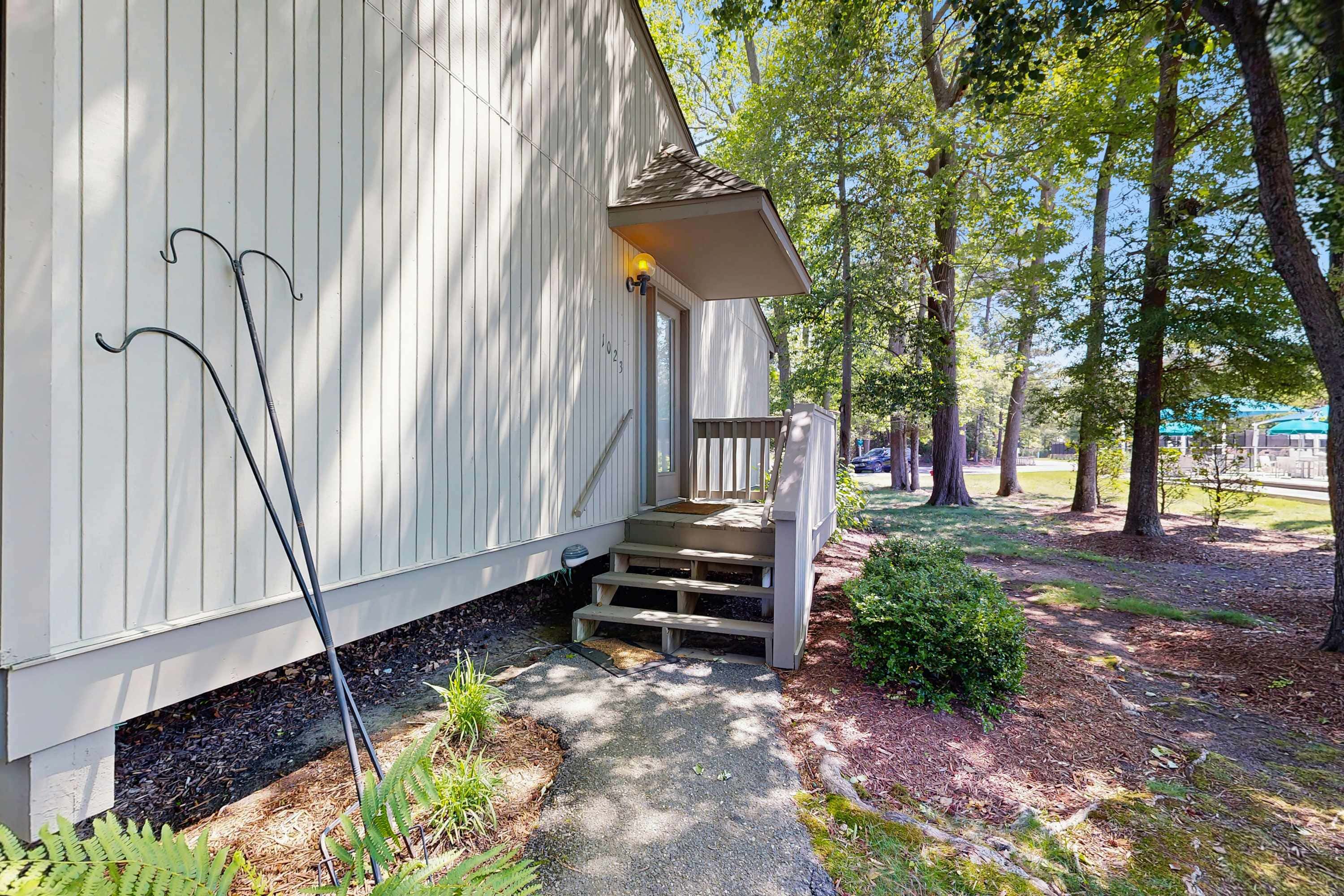 Sea Colony 1st floor condo with pools, tennis