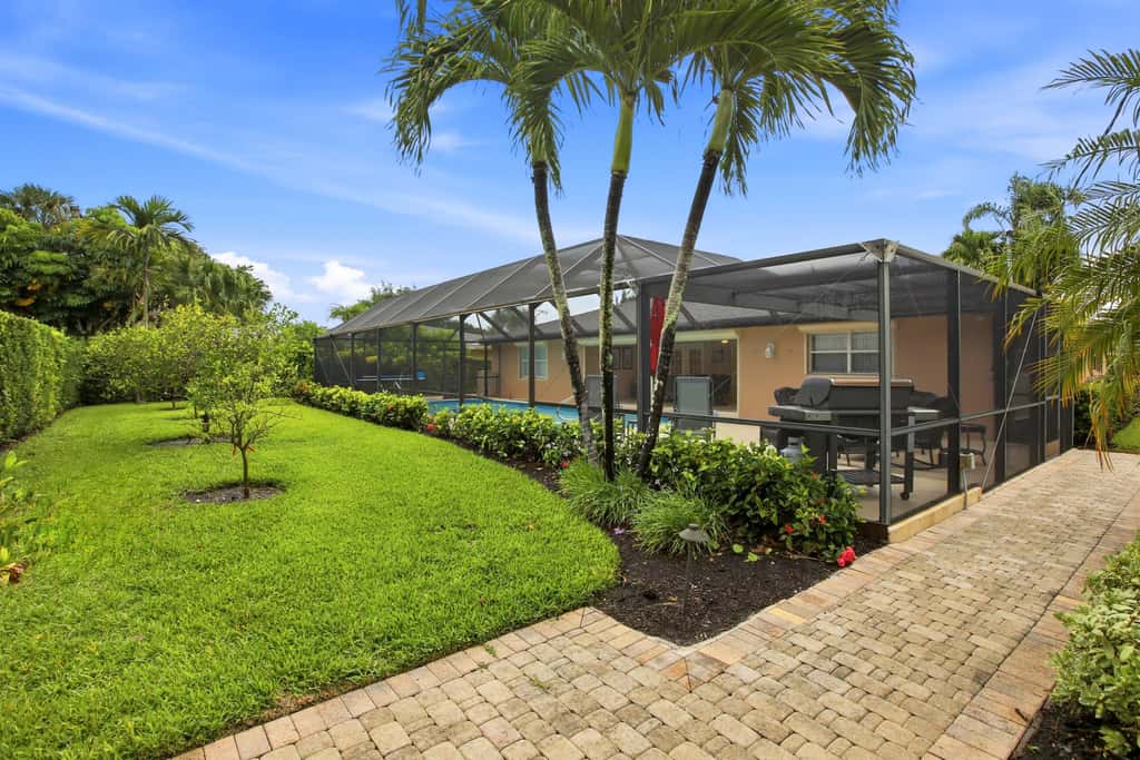 Spacious 3 Bedroom Naples Home with Private Pool and Near Ocean Access
