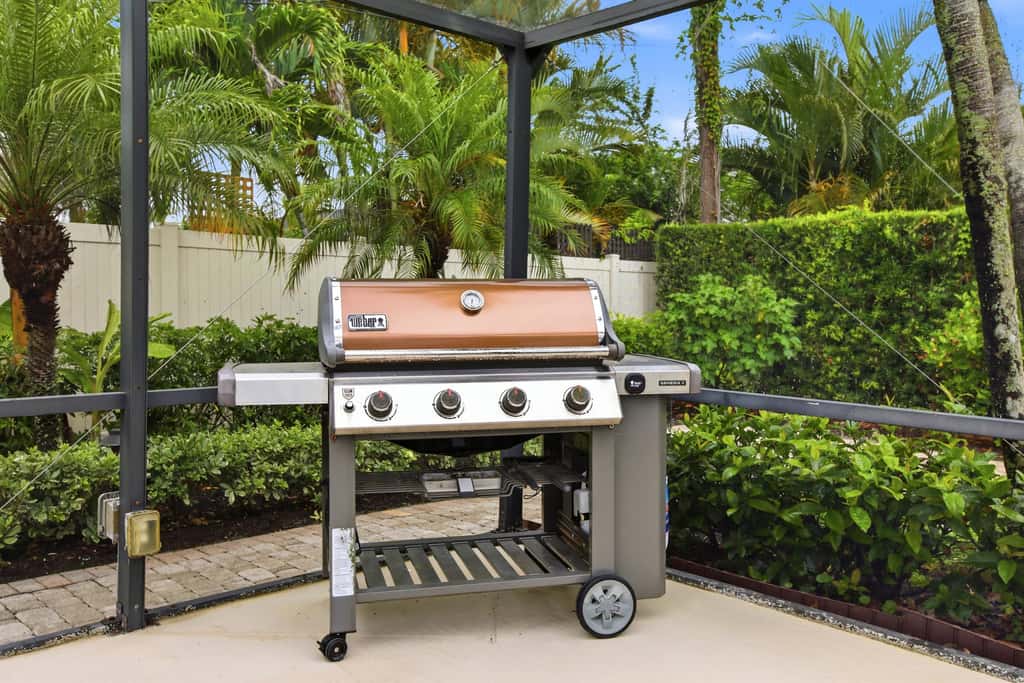 Spacious 3 Bedroom Naples Home with Private Pool and Near Ocean Access