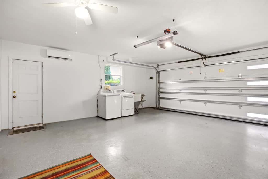 Spacious 3 Bedroom Naples Home with Private Pool and Near Ocean Access