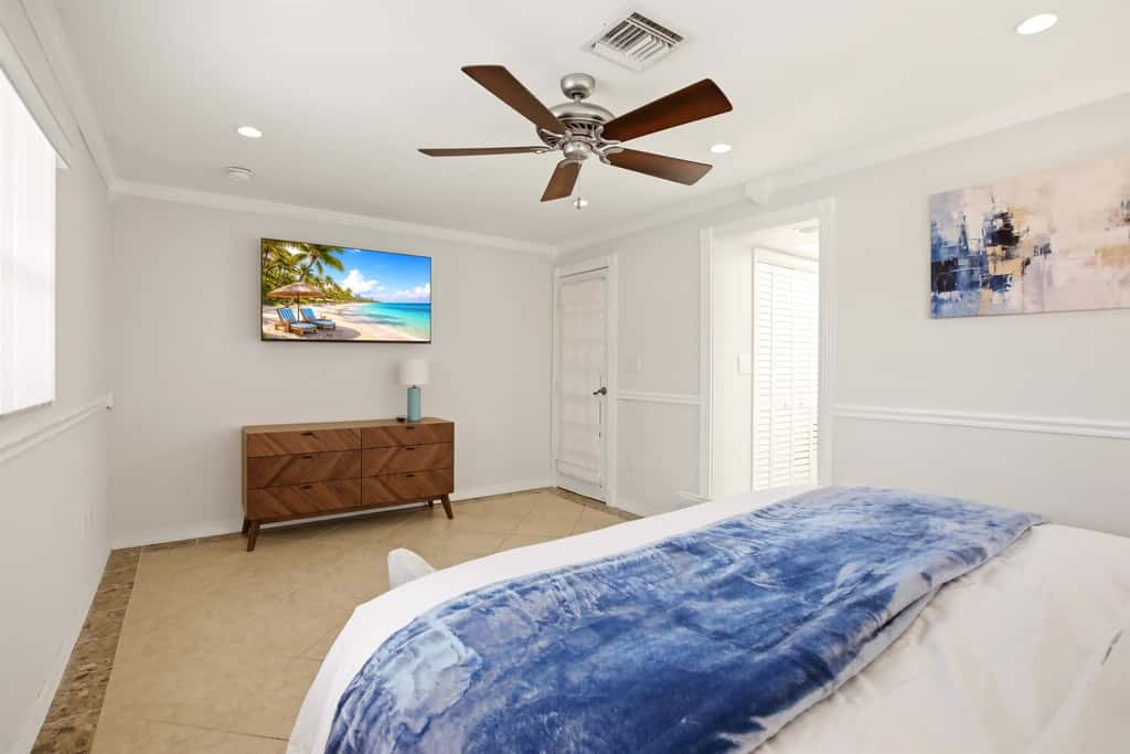 Spacious 3 Bedroom Naples Home with Private Pool and Near Ocean Access