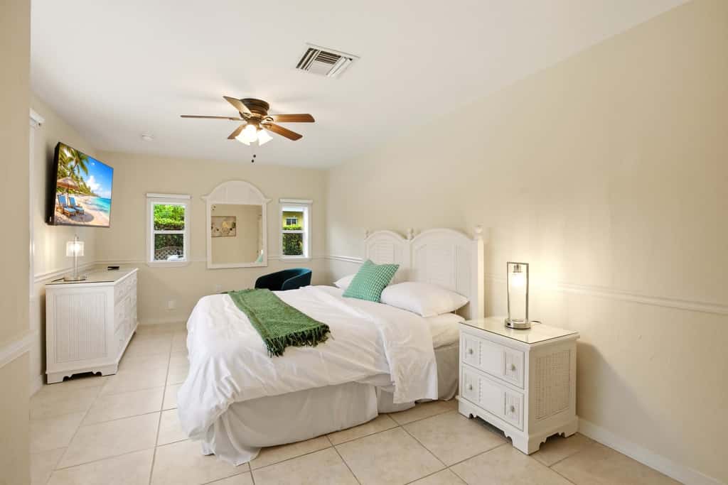 Spacious 3 Bedroom Naples Home with Private Pool and Near Ocean Access