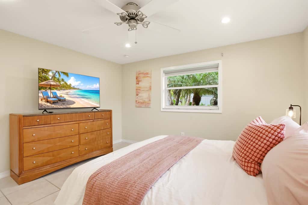 Spacious 3 Bedroom Naples Home with Private Pool and Near Ocean Access