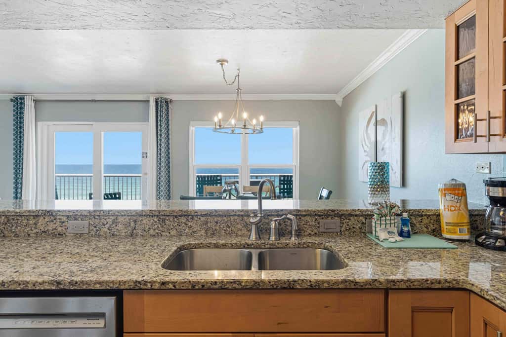 Islander Beach Resort Condo, Ocean Views, Pool 