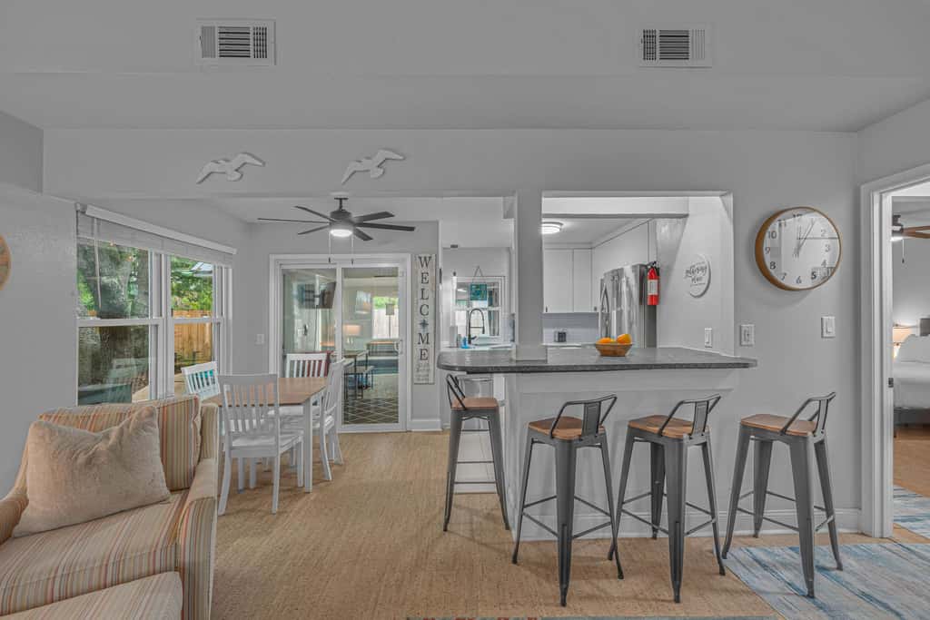 3BR Home, Indoor Pool, Hot Tub, Dog Friendly 