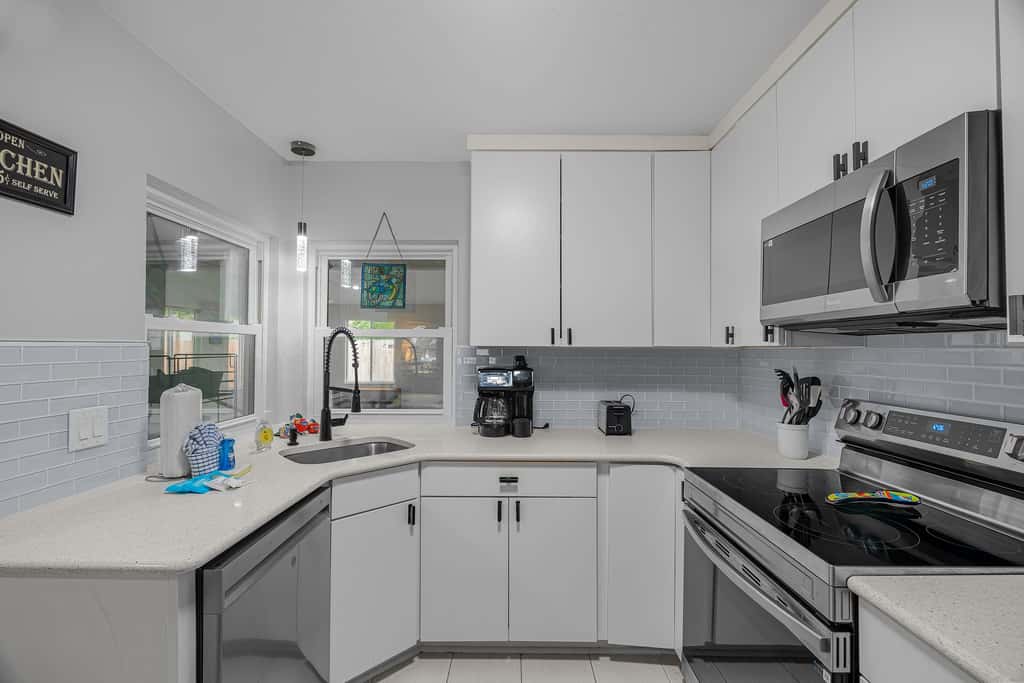 3BR Home, Indoor Pool, Hot Tub, Dog Friendly 