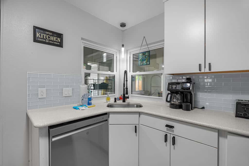 3BR Home, Indoor Pool, Hot Tub, Dog Friendly 