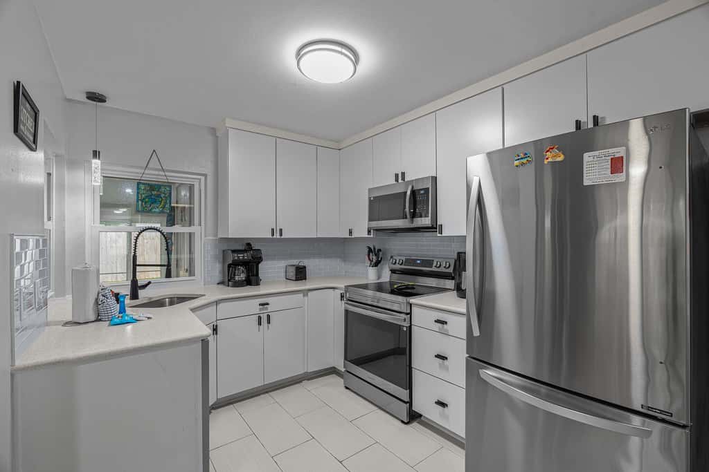 3BR Home, Indoor Pool, Hot Tub, Dog Friendly 