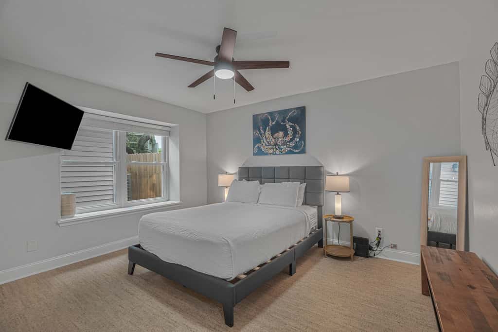 3BR Home, Indoor Pool, Hot Tub, Dog Friendly 