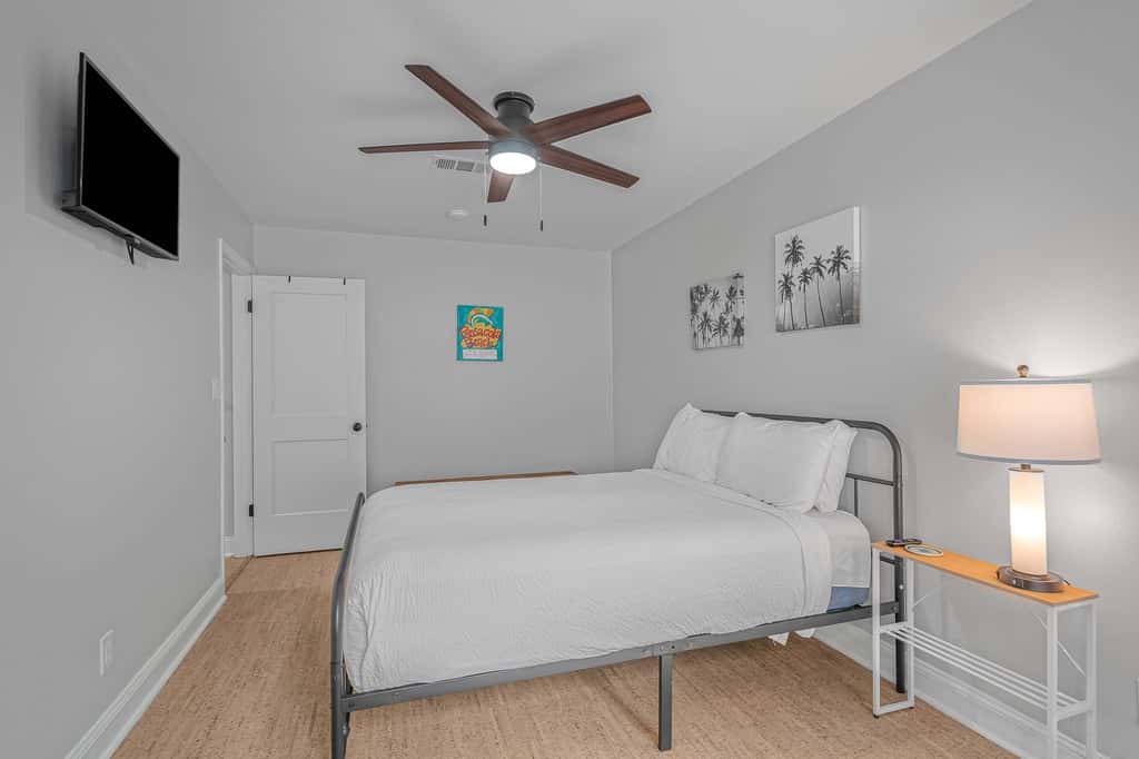 3BR Home, Indoor Pool, Hot Tub, Dog Friendly 