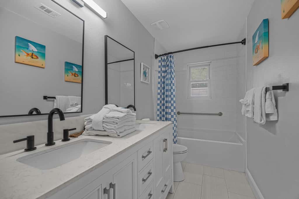 3BR Home, Indoor Pool, Hot Tub, Dog Friendly 