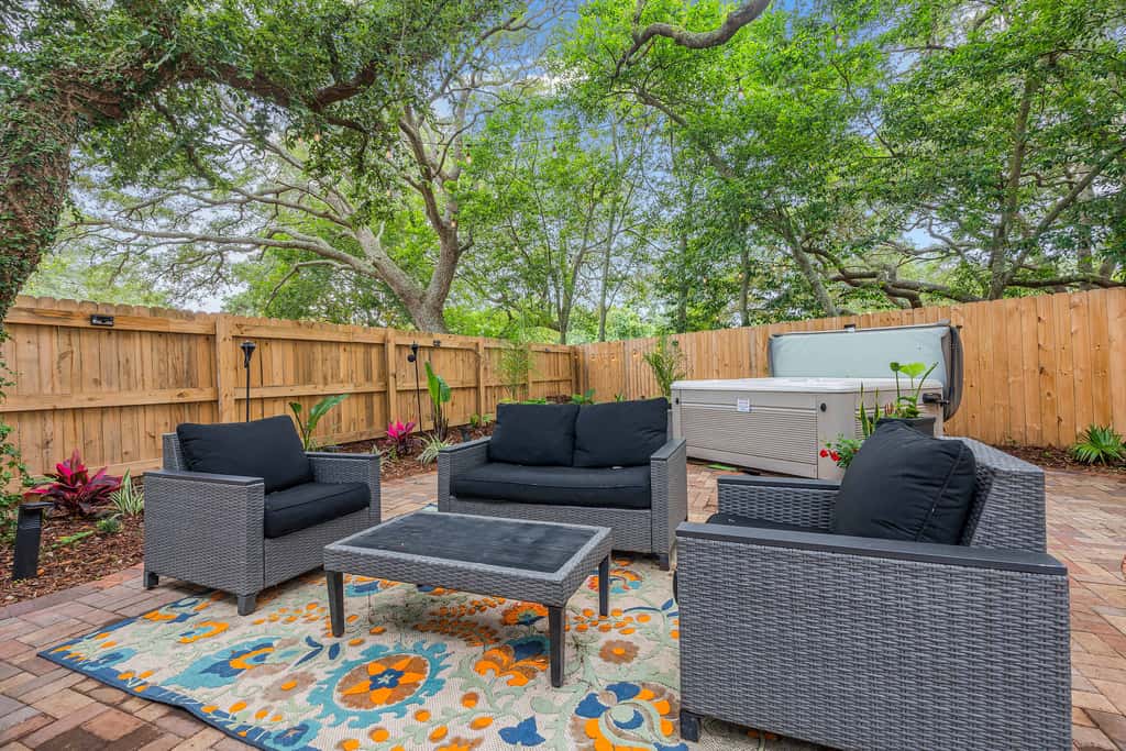 3BR Home, Indoor Pool, Hot Tub, Dog Friendly 