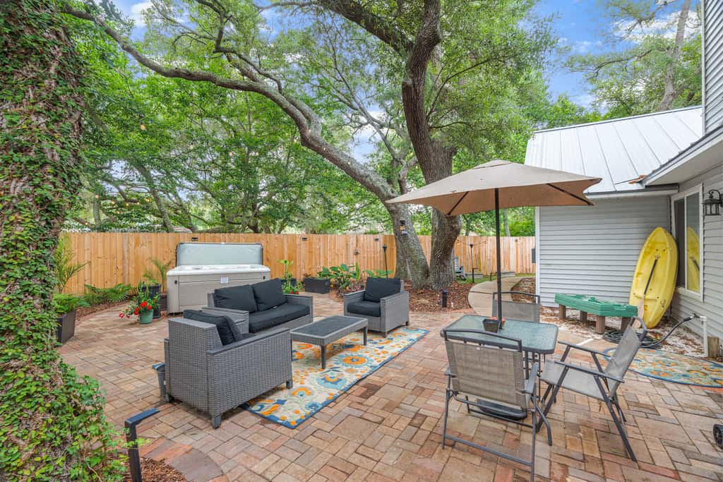 3BR Home, Indoor Pool, Hot Tub, Dog Friendly 