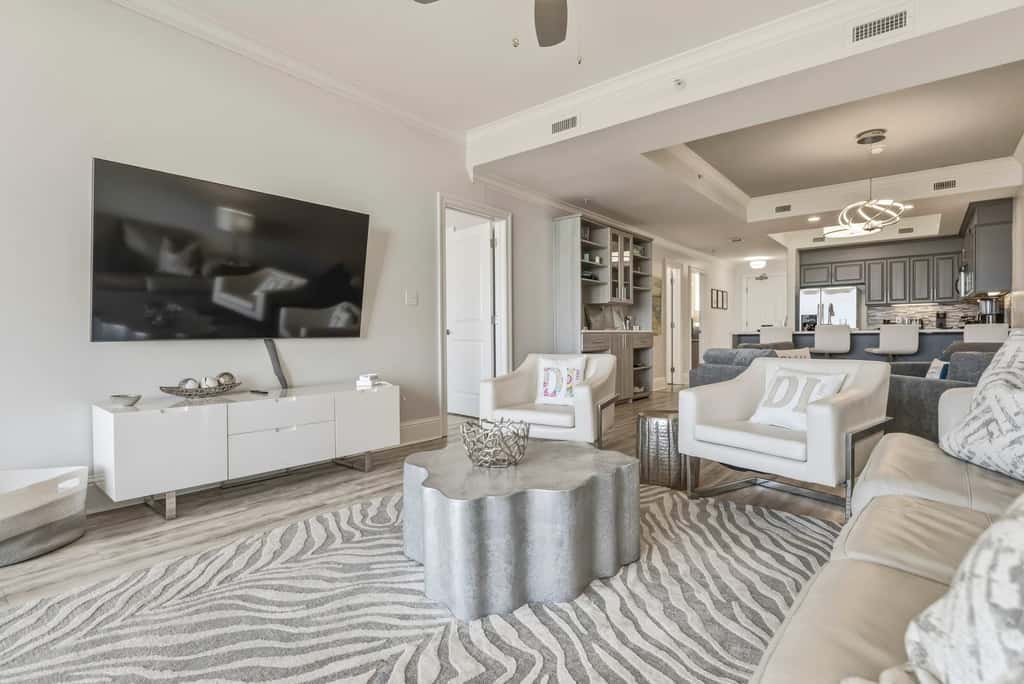 Luxury GulfFront Penthouse with Resort Amenities!