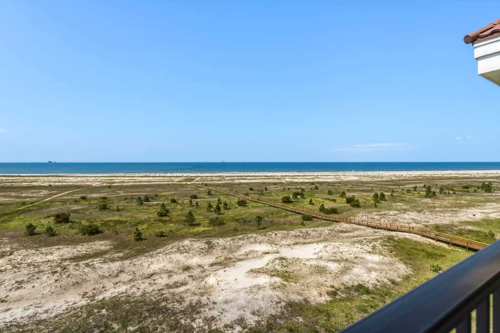 Luxury GulfFront Penthouse with Resort Amenities!