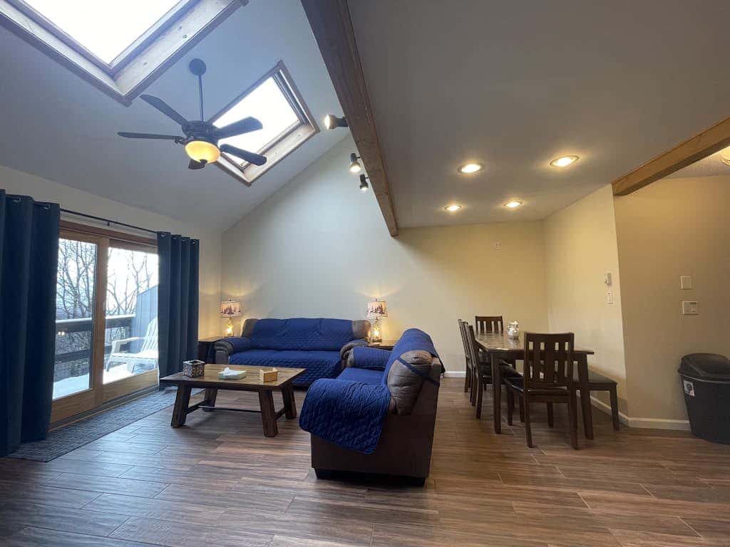 GAME ROOM - 4BR Condo - MTN VIEW & POOL