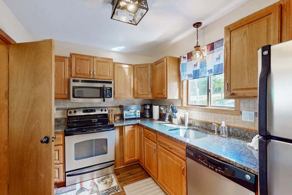 GAME ROOM - 4BR Condo - MTN VIEW & POOL