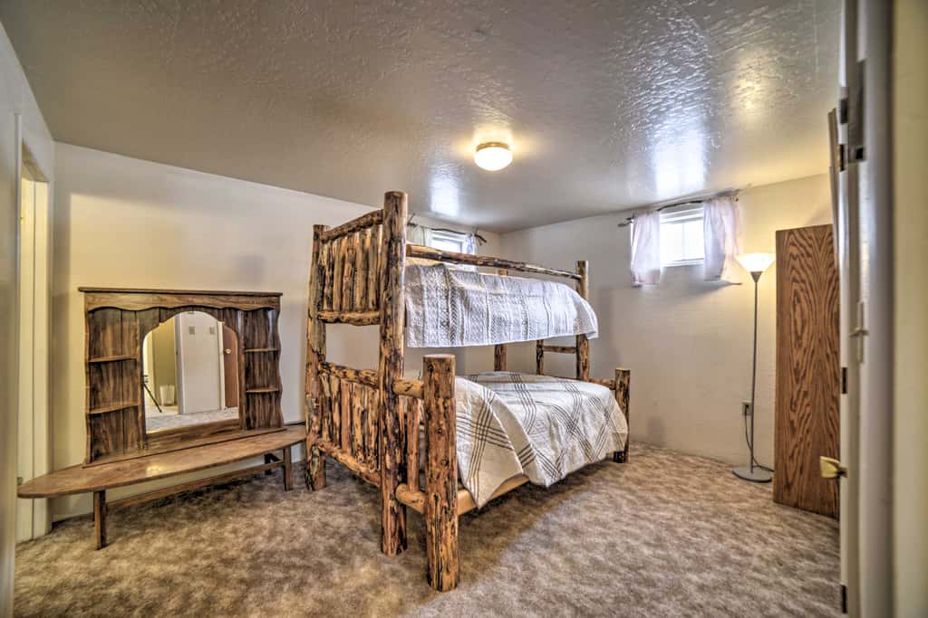 Cozy Durango Apt w/ Mtn View ~ 6 Mi to Downtown!