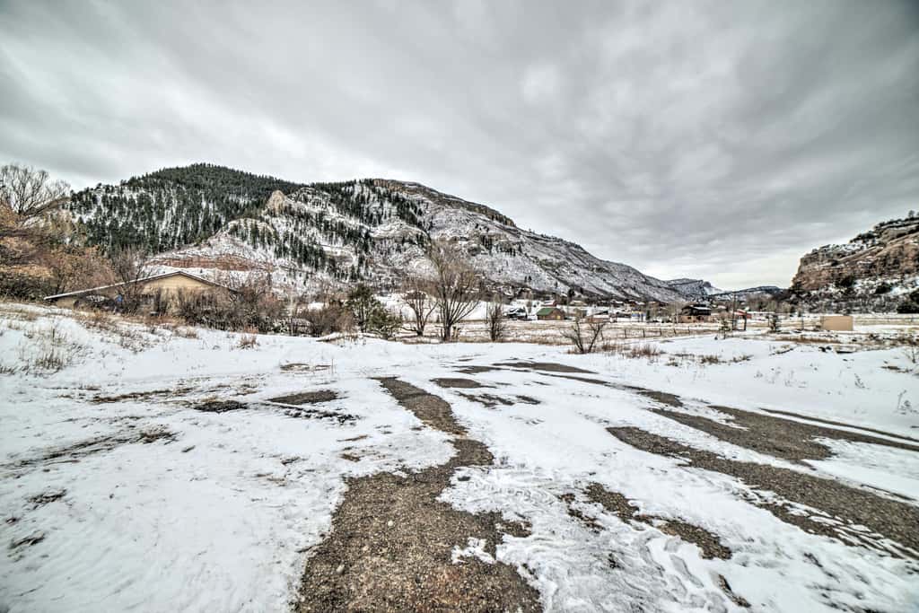 Cozy Durango Apt w/ Mtn View ~ 6 Mi to Downtown!