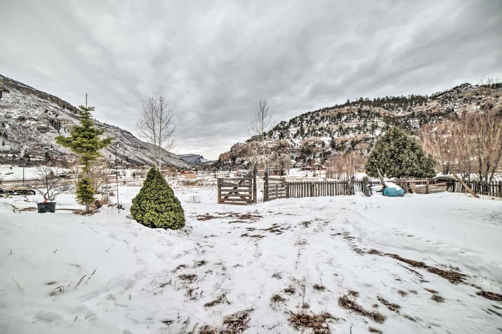 Cozy Durango Apt w/ Mtn View ~ 6 Mi to Downtown!