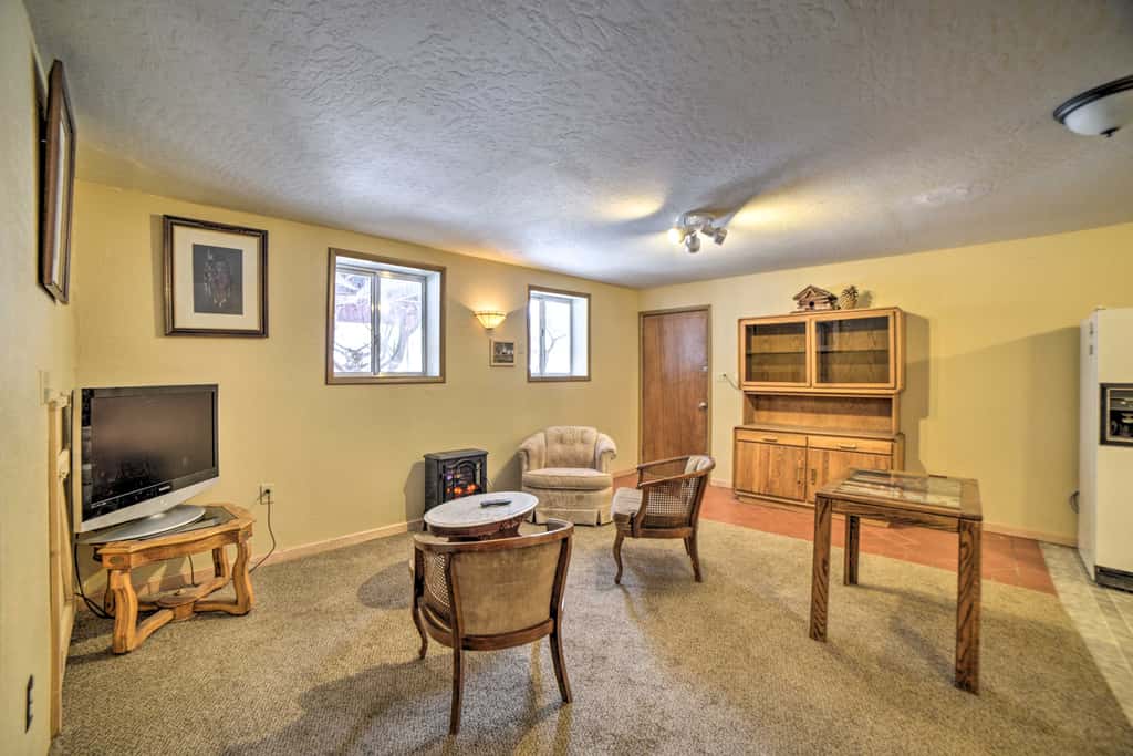 Cozy Durango Apt w/ Mtn View ~ 6 Mi to Downtown!