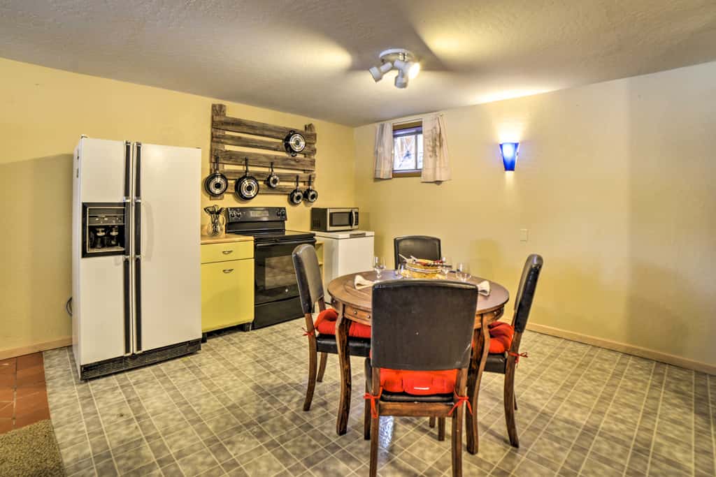 Cozy Durango Apt w/ Mtn View ~ 6 Mi to Downtown!