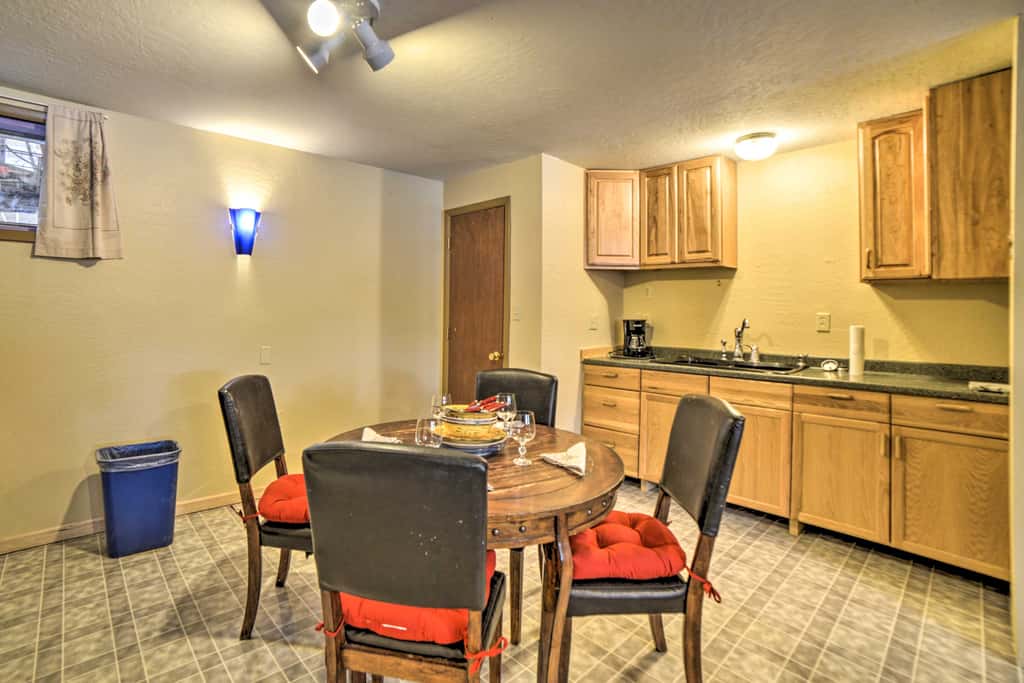 Cozy Durango Apt w/ Mtn View ~ 6 Mi to Downtown!