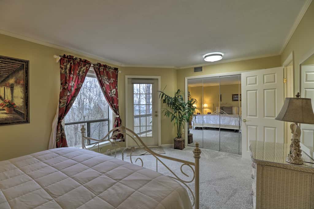 4 Mi to Lake: Unit w/ Pool Access in Fairfield Bay