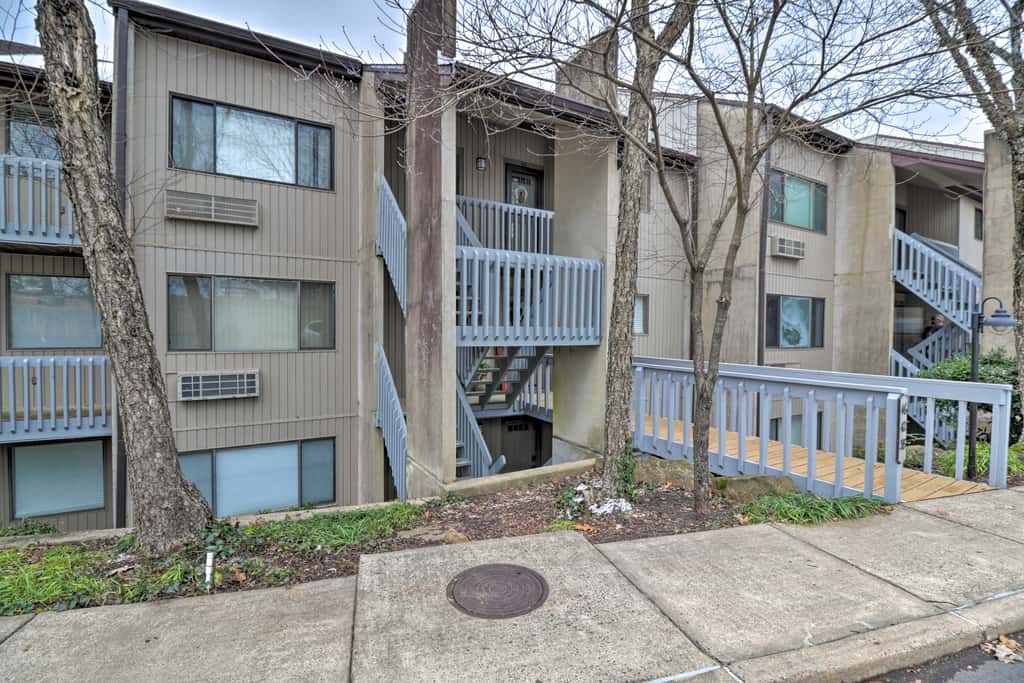 4 Mi to Lake: Unit w/ Pool Access in Fairfield Bay