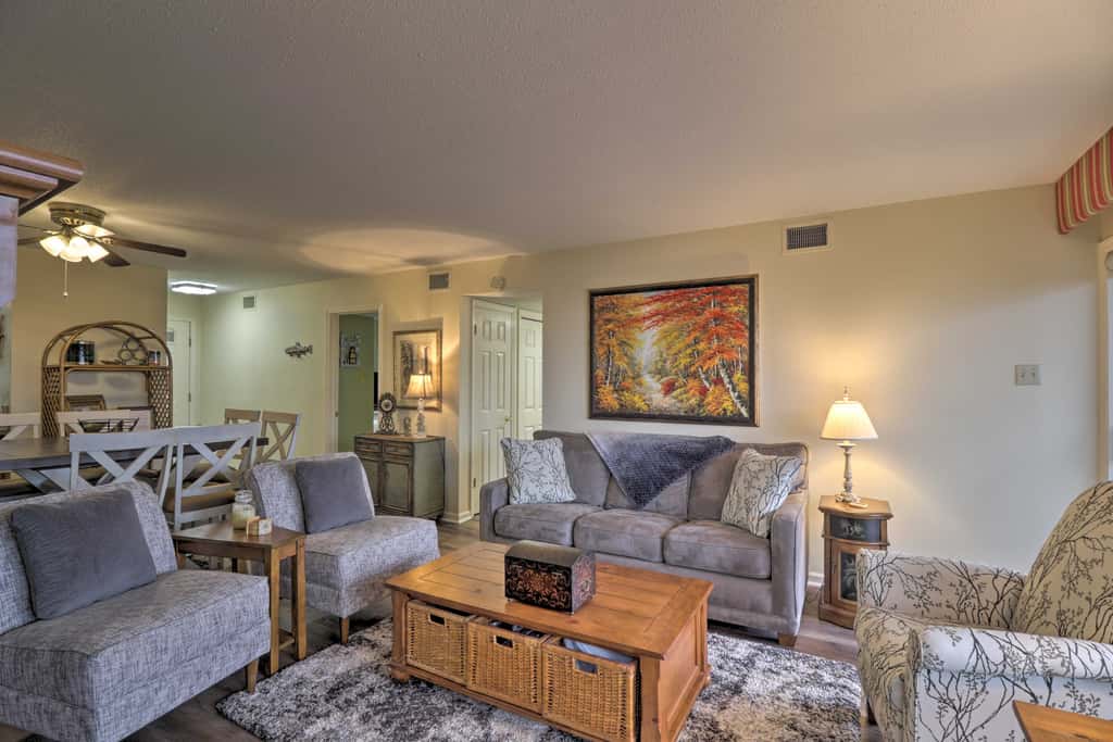 4 Mi to Lake: Unit w/ Pool Access in Fairfield Bay