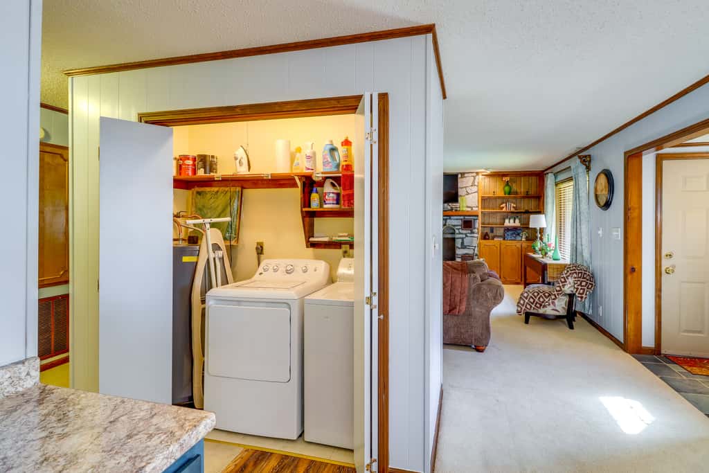 Fairfield Bay Getaway < 10 Mi to Boating & Hiking