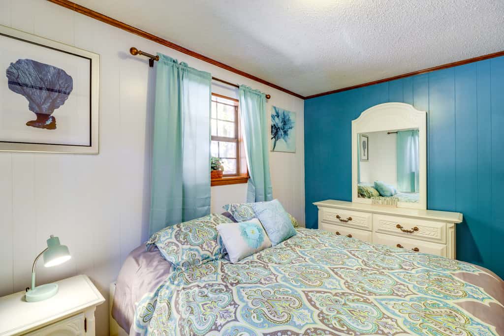 Fairfield Bay Getaway < 10 Mi to Boating & Hiking