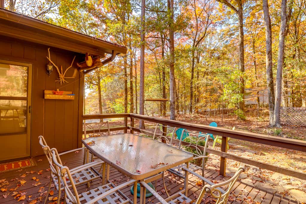 Fairfield Bay Getaway < 10 Mi to Boating & Hiking