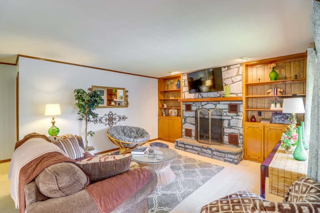Fairfield Bay Getaway < 10 Mi to Boating & Hiking
