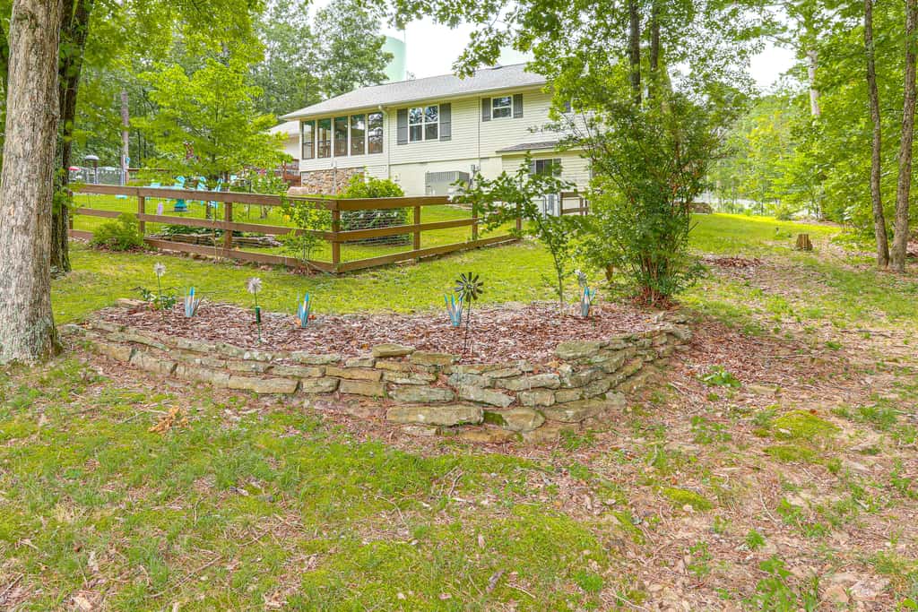 Fairfield Bay Home On Golf Course w/ Fenced Yard!