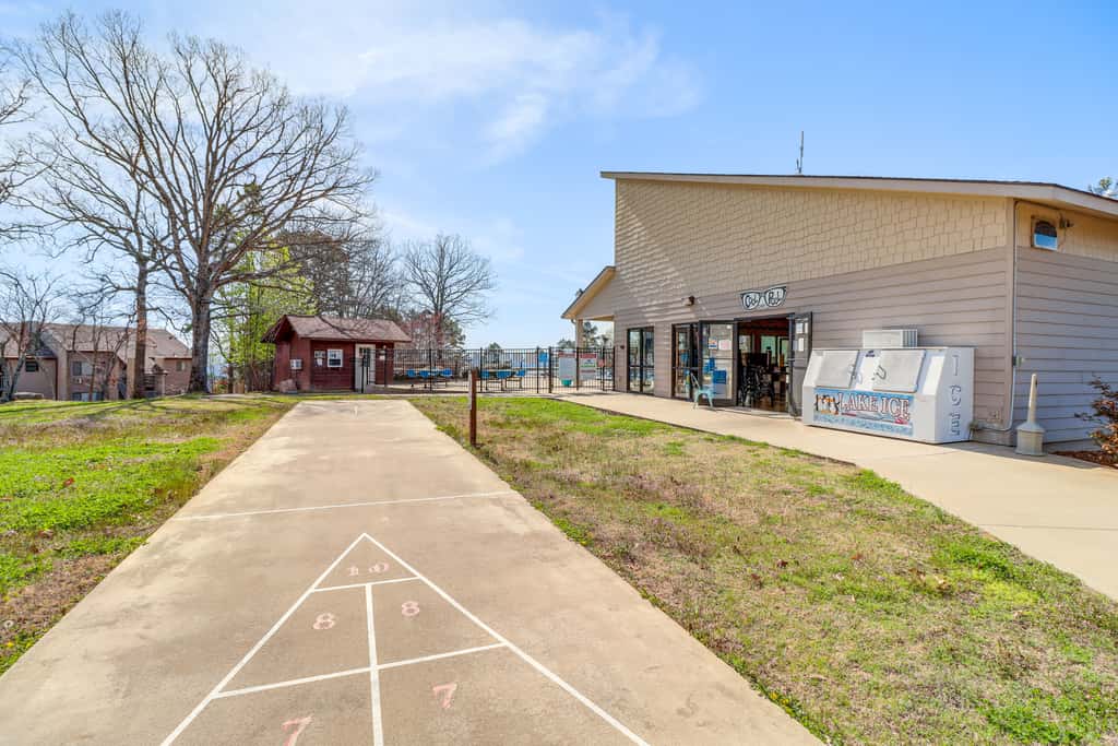 Fairfield Bay Home On Golf Course w/ Fenced Yard!