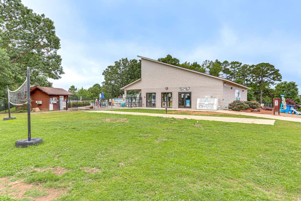 Fairfield Bay Home On Golf Course w/ Fenced Yard!