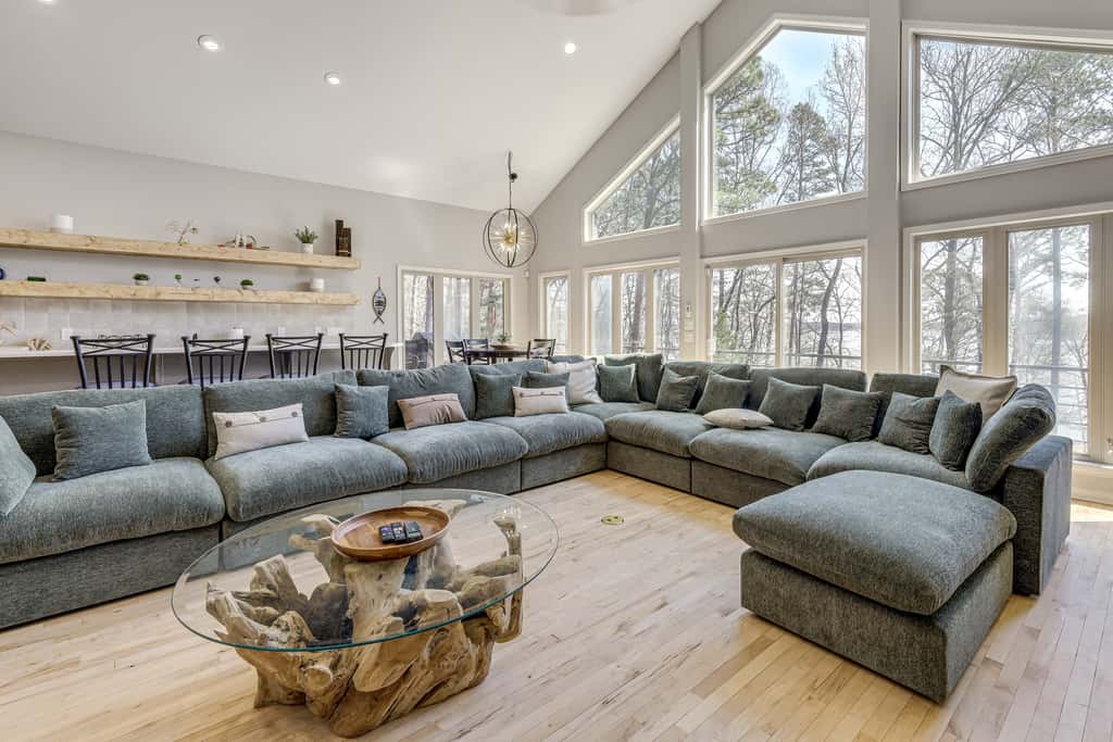 Hot Tub & Games Galore! Greers Ferry Lake Home