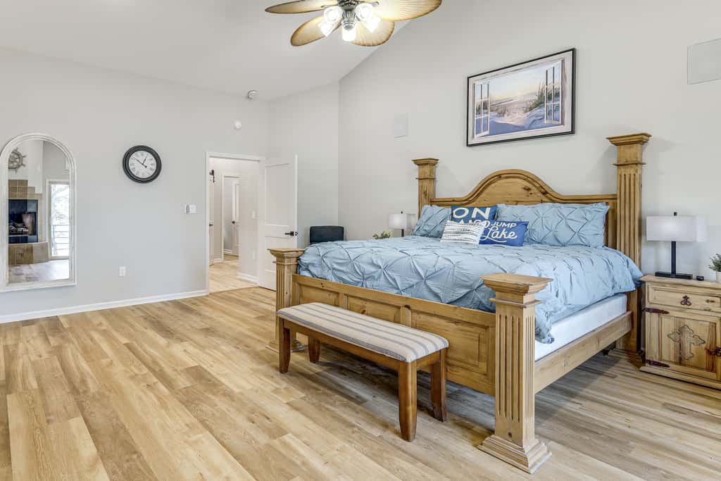 Hot Tub & Games Galore! Greers Ferry Lake Home