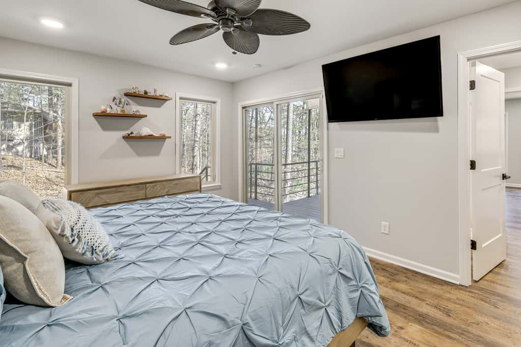 Hot Tub & Games Galore! Greers Ferry Lake Home