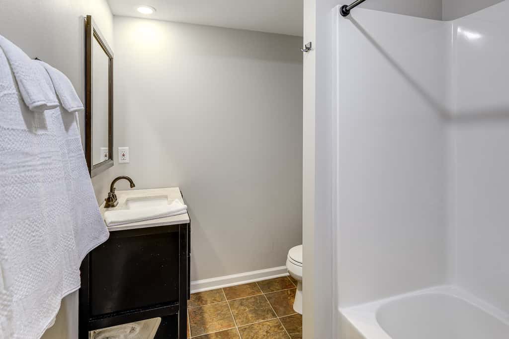 Hot Tub & Games Galore! Greers Ferry Lake Home