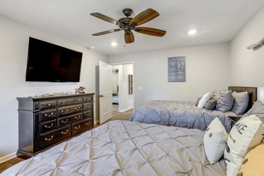 Hot Tub & Games Galore! Greers Ferry Lake Home