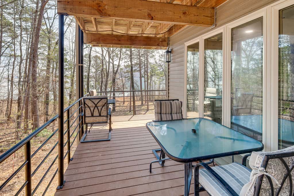 Hot Tub & Games Galore! Greers Ferry Lake Home