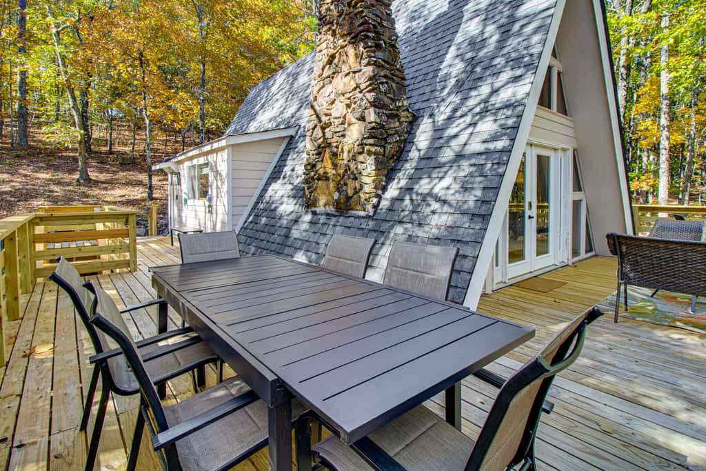 Fairfield Bay Home w/ Pool Access & Boat Slip